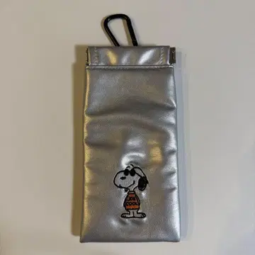 스누피 뮤지엄 카라비너 포함 멀티 케이스 실버