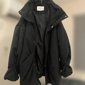 STYLEMIXER 패퍼 볼륨 코트 블랙