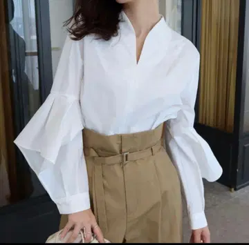 새상품급 anuans 아뉴앙스 디테일 슬리브 블라우스 베이지