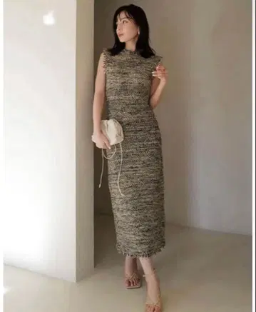 새상품급 어뉴앙스 러쉬 트위드 니트 원피스 베이지 S