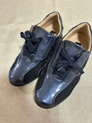 토키미의 신발 워킹 스니커즈 23.5cm 5E 파랑과 블랙 콤비