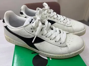 diadora 스니커즈 25.5cm
