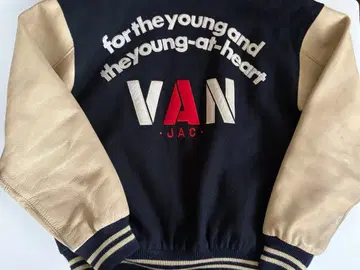 VAN 스타디움 자켓 네이비 베이지