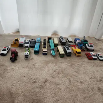 토미카 미니카 묶음 판매 16대 + 8대 손수레 완구