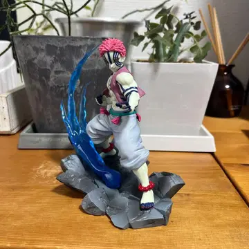 귀멸의 칼날 아카자 피규어