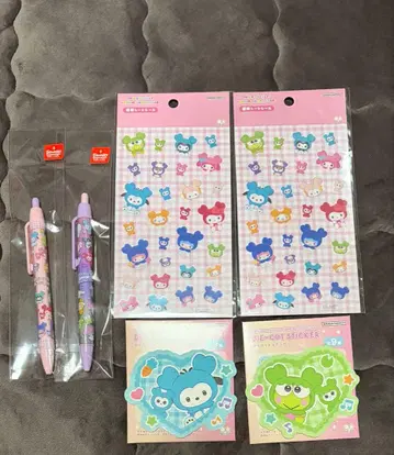 TWICE LOVELYS x SANRIO 세트