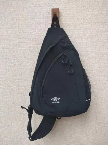 umbro 숄더백 블랙