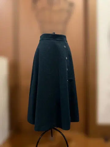 질 바이 질스튜어트 다크 그레이 라메 트위드 스커트