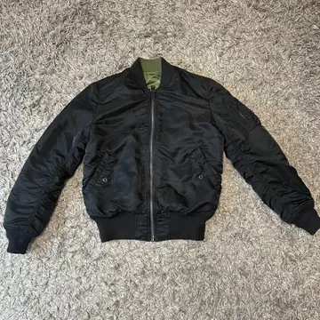 알파 리버서블 MA-1 블랙 & 카키