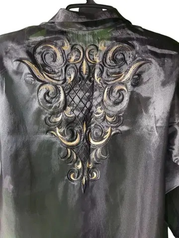 입체 백 자수 시어 셔츠 블랙 골드 개성파 골드 버튼 남녀 공용