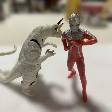 울트라 세븐 엘레킹 피규어 세트 2체