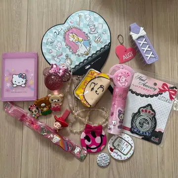 앨리스 인 원더랜드 부채 헬로키티