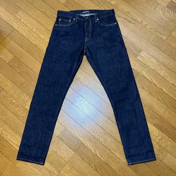 JAPAN BLUE JEANS J301 스트레이트 모델 33인치