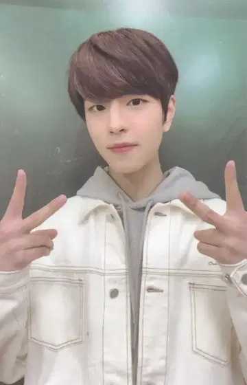 StrayKids Seungmin GO생 오프숄더
