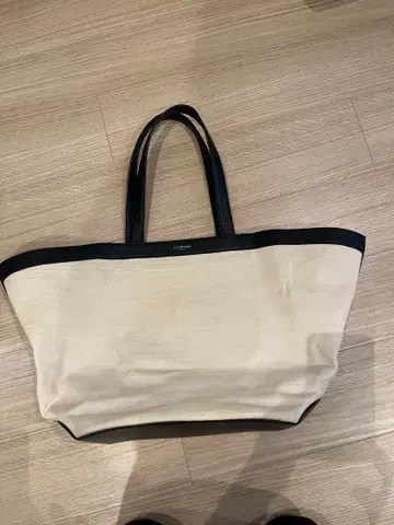 아이보리 블랙 토트 바이컬러 J&M Davidson 정가 16만