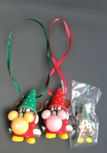 린린린 디즈니 크리스마스 2023 캡슐 토이 핀 배지 세트