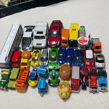 탈것 완구 묶음 판매 32점 토미카 디즈니 하토 버스 호빵맨 토마스