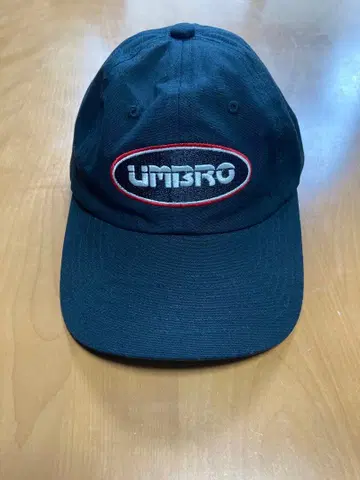 한정판 UMBRO 블랙 새상품급 캡 사이즈 F