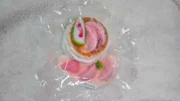 키키 쿠이 스퀴즈 모모빵 케이크