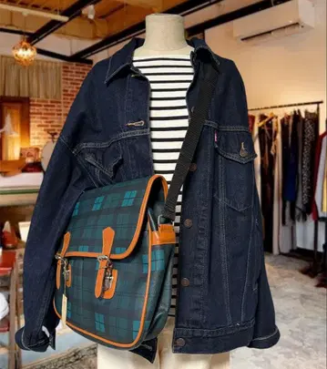 KNABE 블랙워치 패턴 숄더백 아리엘 트라웃 Brady 브레디