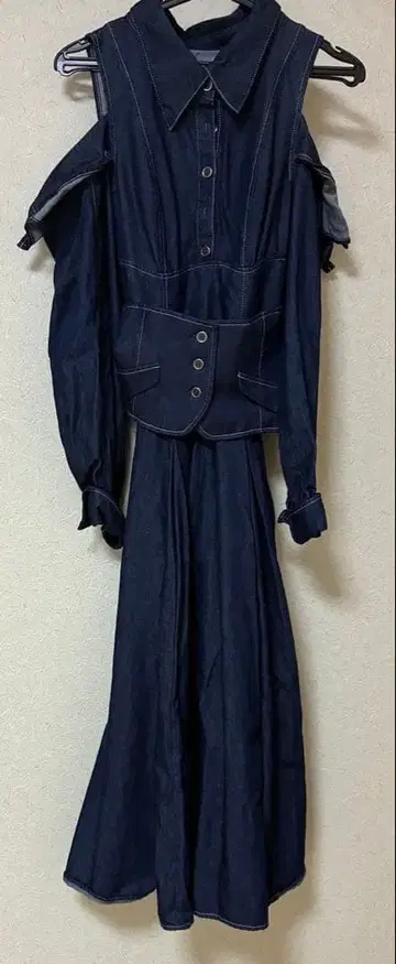 다즐린 오픈 숄더 코르셋 원피스