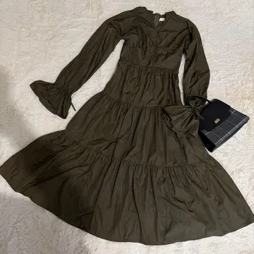 mideal 올리브색 플레어 슬리브 롱 원피스 A라인 티어드