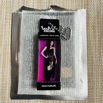 르세라핌 서울 콘 라키도 아크릴 키링 윤진