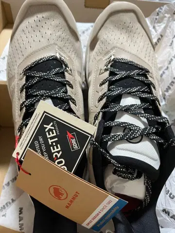 새상품 마무트 산티스 트레일런 로우 고어텍스 등산화 26.5cm