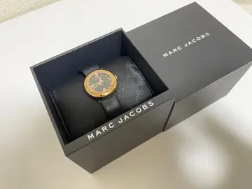 MARC JACOBS 아날로그 시계 블랙 골드