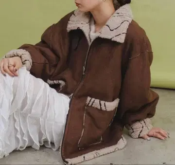 Kastane 웨이브 보아 플라이트 자켓