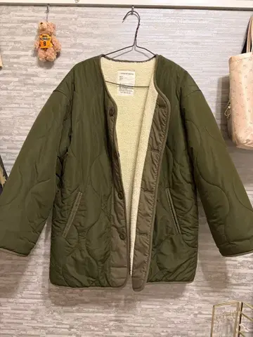 올리브 그린 퀼팅 자켓