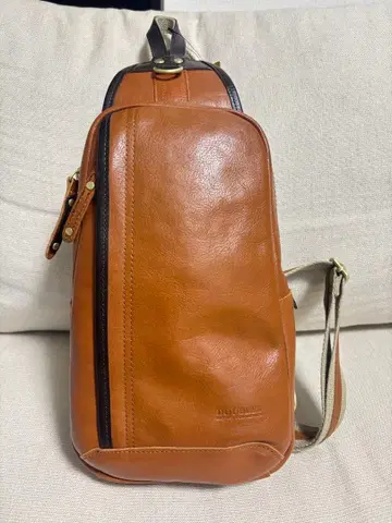 [ 새상품 ] DOUBLES 바디백 소가죽 YIX-1401