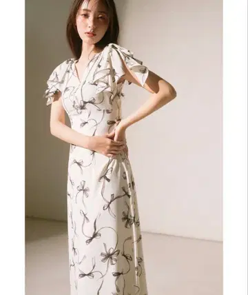 SNIDEL 스나이델 Sustainable 리본 프린트 원피스