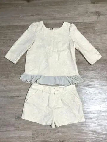 JILLSTUART 질스튜어트 상의와 숏팬츠 셋업