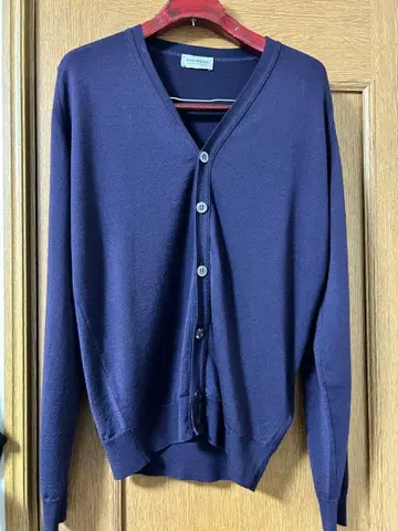새상품급 JOHN SMEDLEY 다크 퍼플 가디건 L 사이즈 HALIN