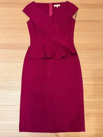 에포카 버건디 슬리브리스 원피스 38