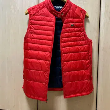 LACOSTE 레드 퀼팅 베스트 40
