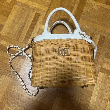 라탄 스퀘어 백