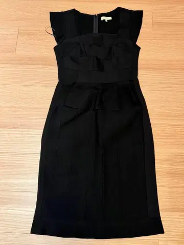 에포카 슬리브리스 블랙 원피스 40