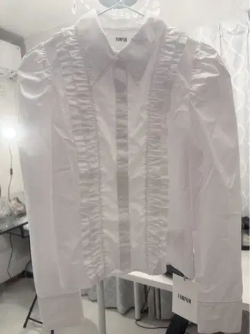 FURFUR 컴팩트 퍼프 슬리브 셔츠