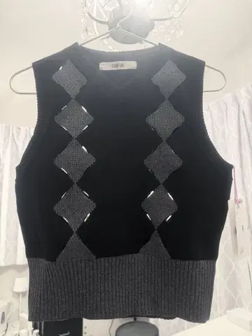 FURFUR 슬릿 아가일 베스트