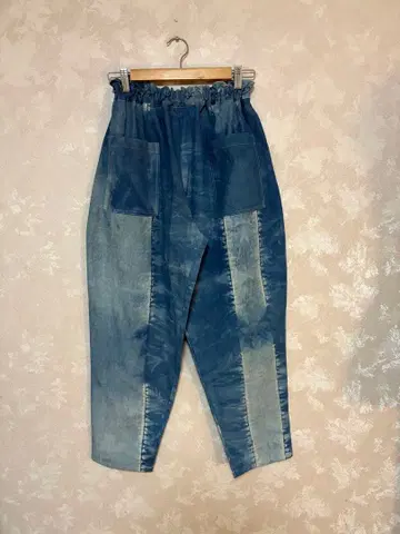 601. 네이비 나염 팬츠, 시보리 염색 수제 염색 넉넉한 약간 벌룬