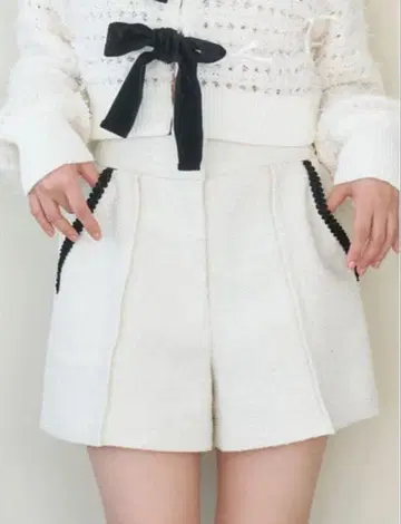 LilyBrown 라메 트위드 숏팬츠 0