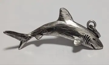 RASPINI 상어 펜던트