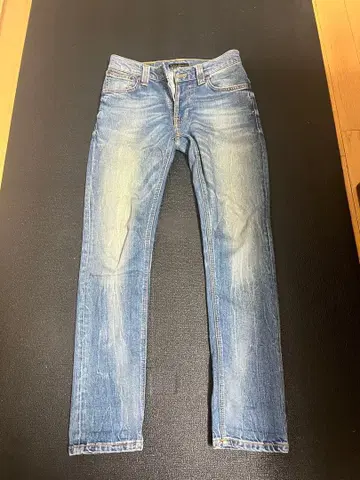 Nudie Jeans Co. 슬림핏 데님