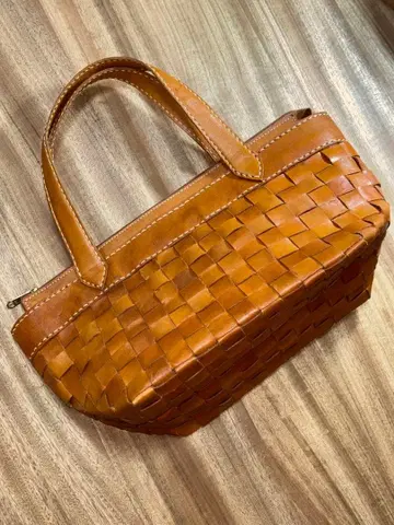 뜨개질 천연 가죽 핸드백 브라운 에이징 내추럴 가죽 fes 스타일