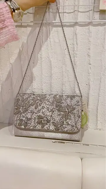 실버 꽃무늬 자수 파티 백