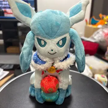 새상품급 글레이시아 크리스마스 2021 봉제 인형 포켓몬 센터 한정판