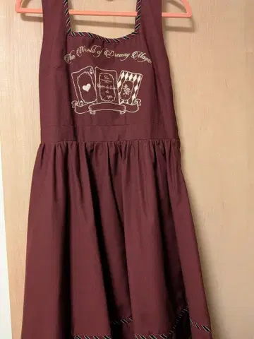 Amavel 오버롤 스커트 앨리스 모티브