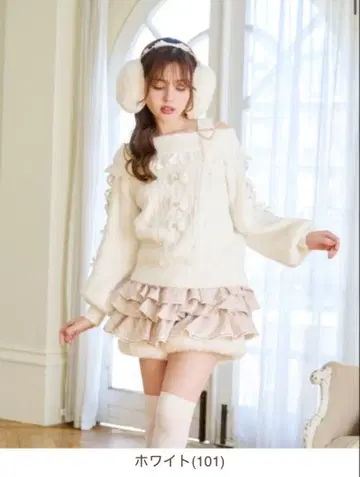 LIZLISA 리즈리사 오프숄더 페더 니트탑